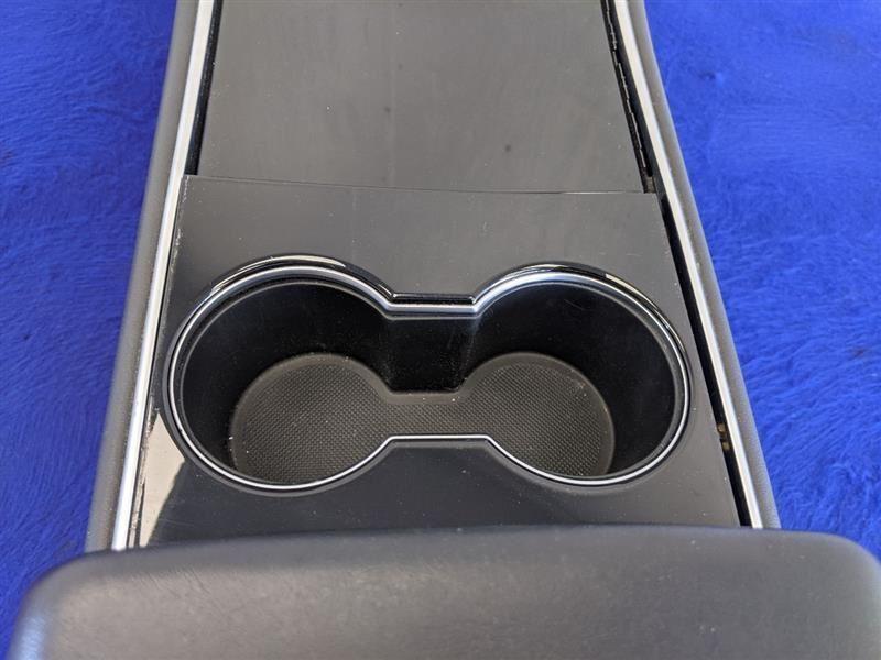 TESLA 3   2018 Console Front 70475 - The Parts Farm