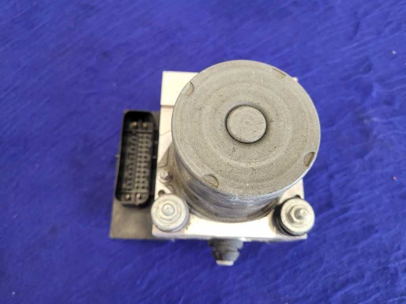 2012-2015 Chevrolet Camaro ZL1 ABS Anti-Lock Brake Module System Pump 2333 - The Parts Farm