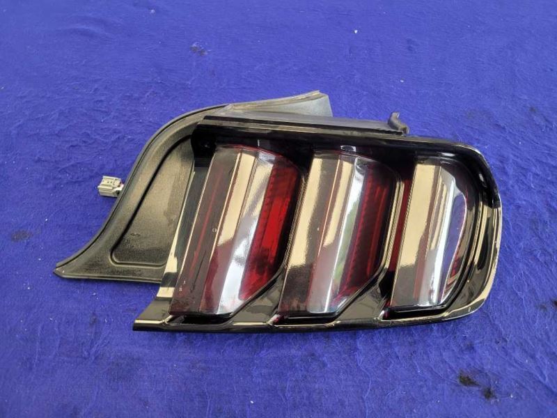 2015-2017 Ford Mustang GT S550 Passenger Right RH Taillight Lamp Brake Lens 2387 - The Parts Farm