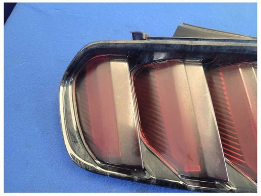 2015-2017 Ford Mustang GT S550 Driver LH Rear Taillight Lamp Tint Scuffs 2586