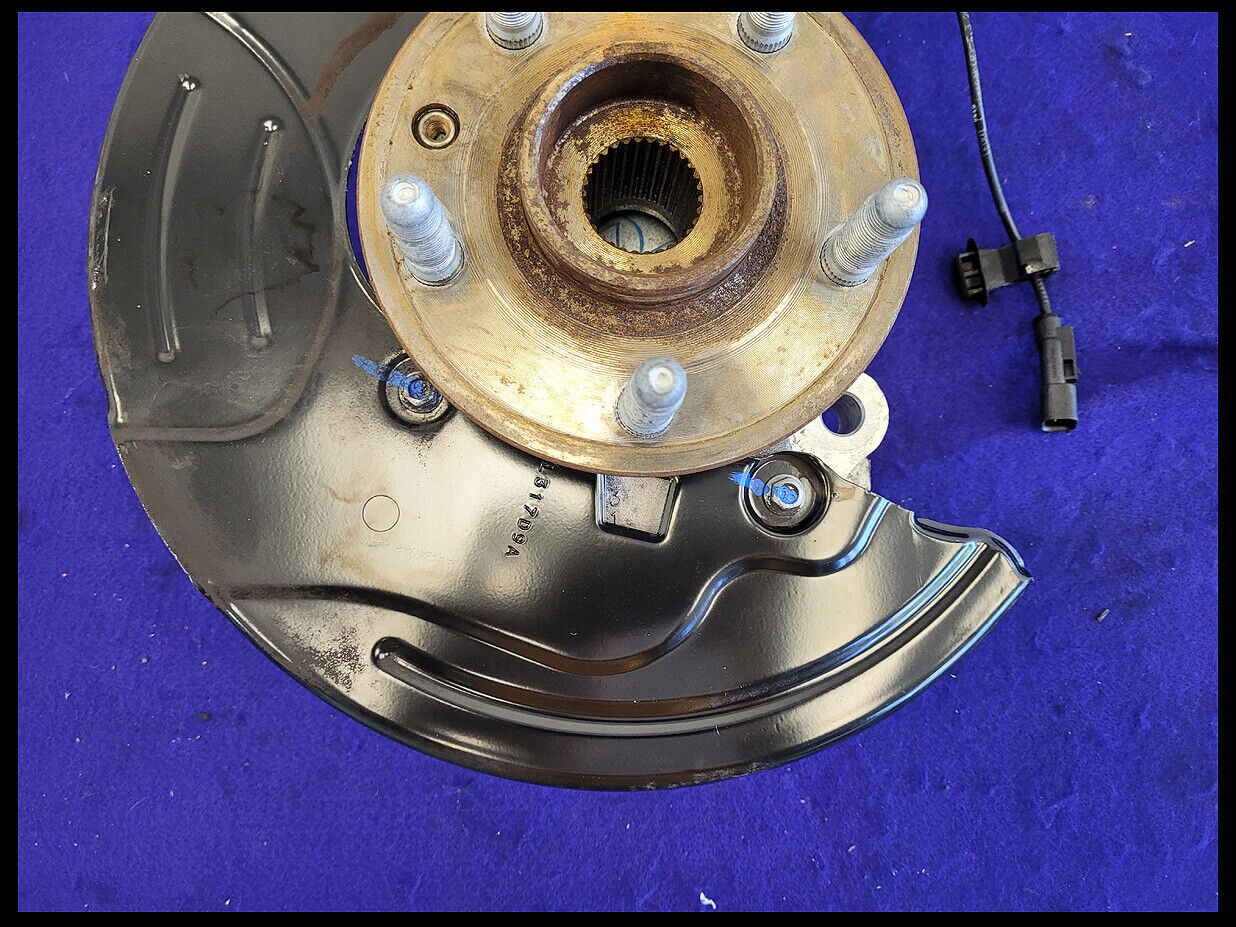 2010-2015 Chevrolet Camaro SS Driver Left LH Front Spindle Knuckle Hub ABS Dust - The Parts Farm