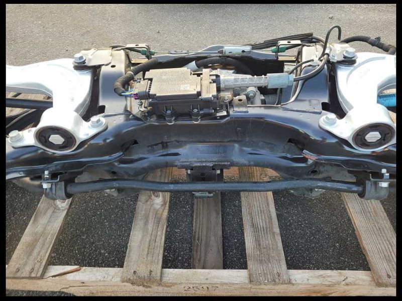 2014-2017 Chevrolet SS Sedan Rear Differential Carrier Automatic 3.27 Ratio GW6 - The Parts Farm