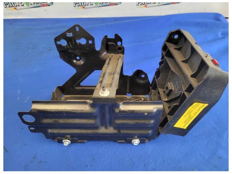 2008-2009 Pontiac G8 Sedan 6.0L V8 Amplifier Bracket Audio Receiver Support 2529 - The Parts Farm