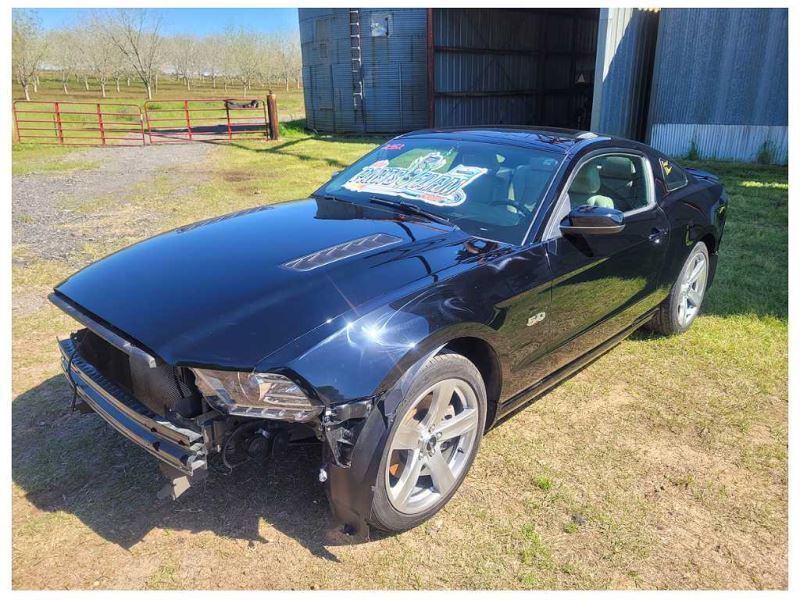 2011-2014 Ford Mustang GT S197 Fuse Box Engine Right Hand Engine Bay 2352 - The Parts Farm