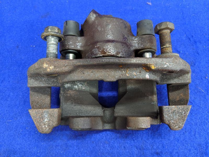 1992-1995 2001-2006 BMW 325i Passenger Driver Calipers Front Brackets NO Pads - The Parts Farm