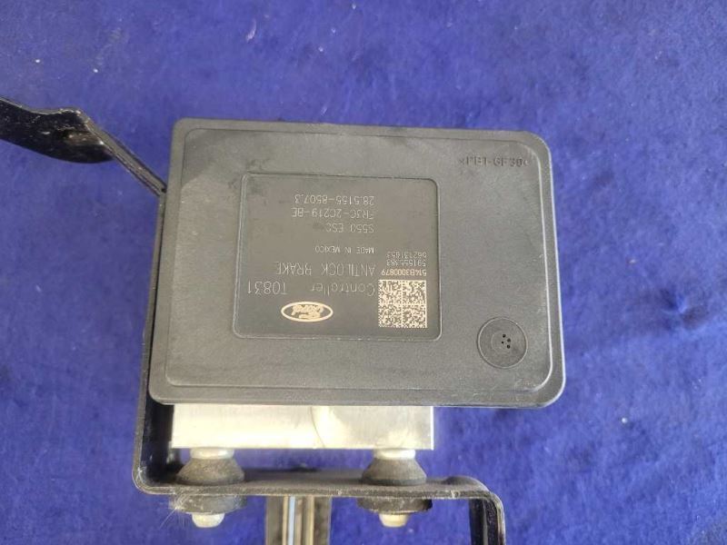 2015 Ford Mustang GT S550 Anti-Lock Brake Module Thru 03/29/15 Control Pump 2337 - The Parts Farm