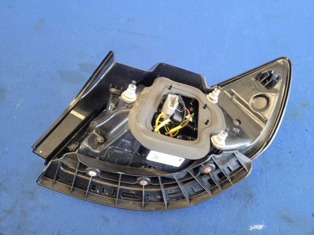 2014-2017 Chevrolet SS Sedan Driver Rear Taillight Quarter Brake Lamp Light 2602 - The Parts Farm