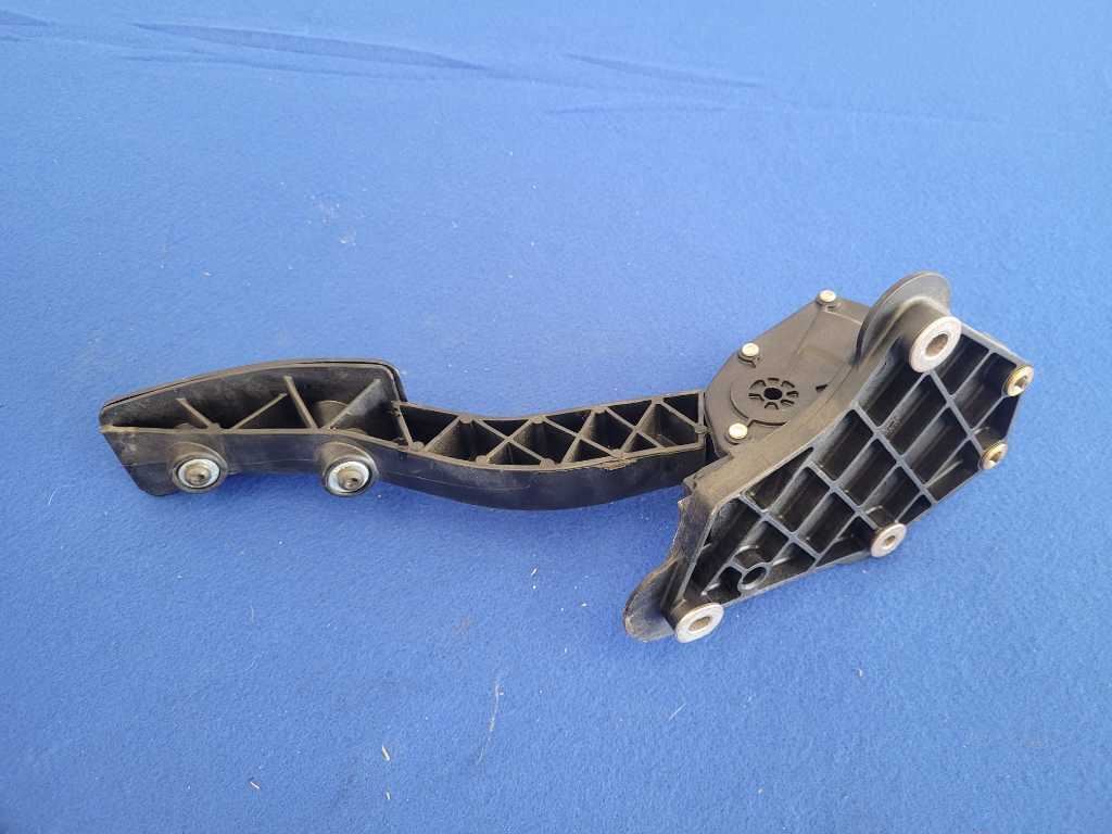 2005-2009 Ford Mustang GT 4.6L Fuel Gas Pedal Throttle Drive By Wire 2645 - The Parts Farm