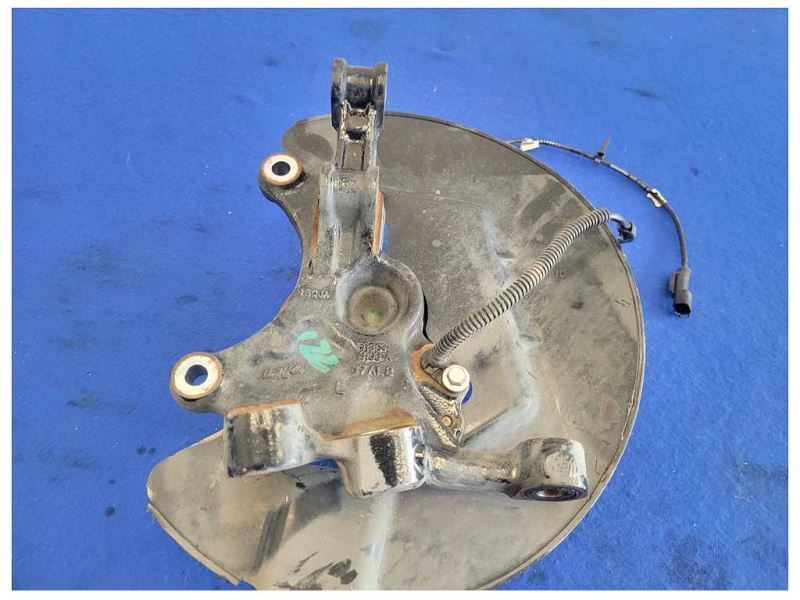 2015-2017 Ford Mustang GT S550 Driver LH Front Spindle Knuckle Hub 2586 - The Parts Farm