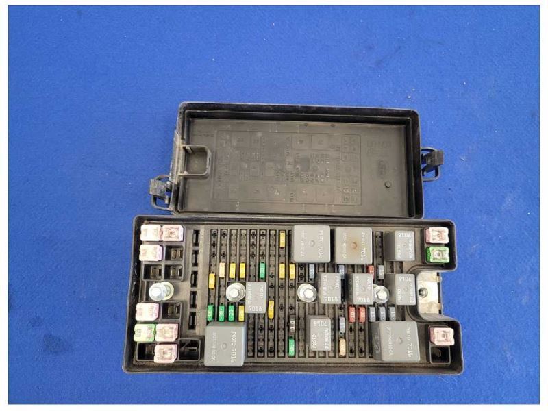 2007-2008 Ford Mustang GT 4.6L Power Distribution Box Fuse Engine Bay 2583 - The Parts Farm