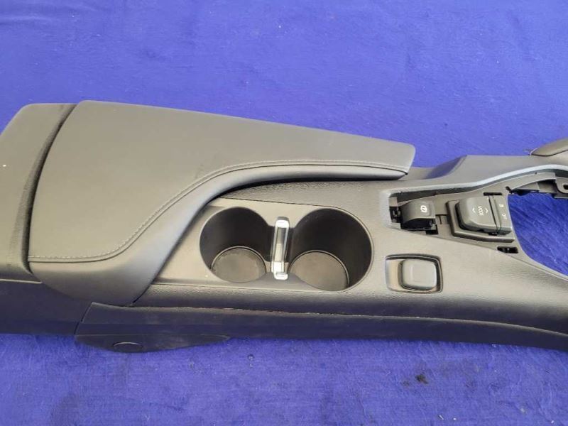 2016-2018 Chevrolet Camaro SS Center Console Front Floor Leather Storage 2344 - The Parts Farm