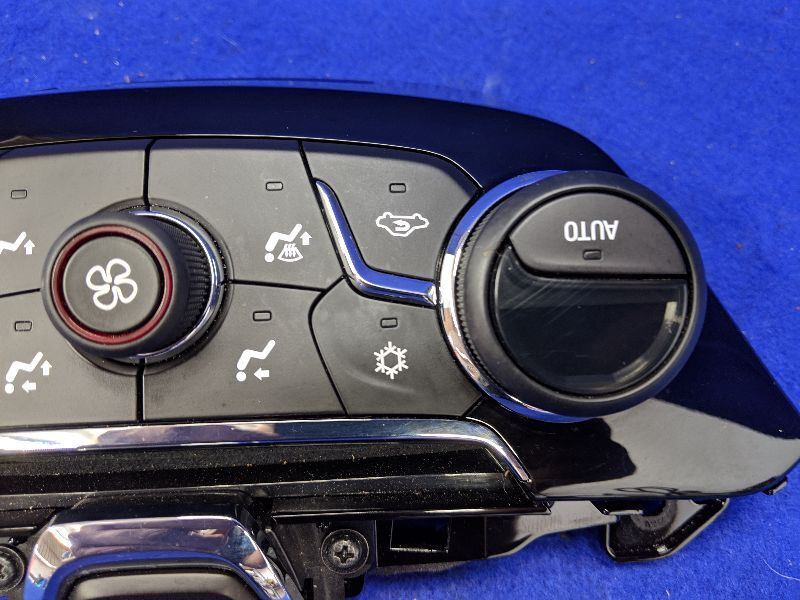 2014-2015 Chevrolet SS Sedan Caprice Climate Control Temperature 92273253 bezel - The Parts Farm