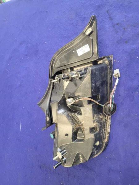 2018-2023 Ford Mustang GT S550 Passenger Right Taillight Lamp Brake Lens 2214 - The Parts Farm