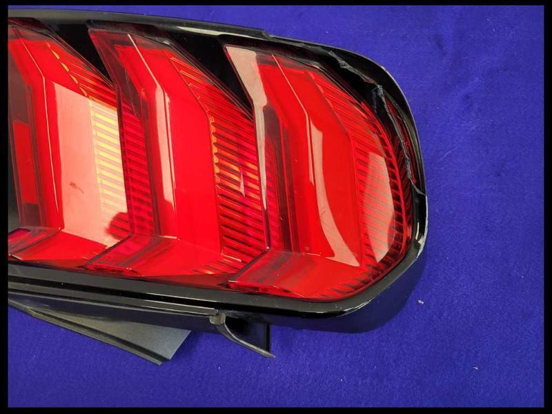 2018-2023 Ford Mustang GT S550 Driver Left LH Tail Light Lamp Brake CRACKED - The Parts Farm