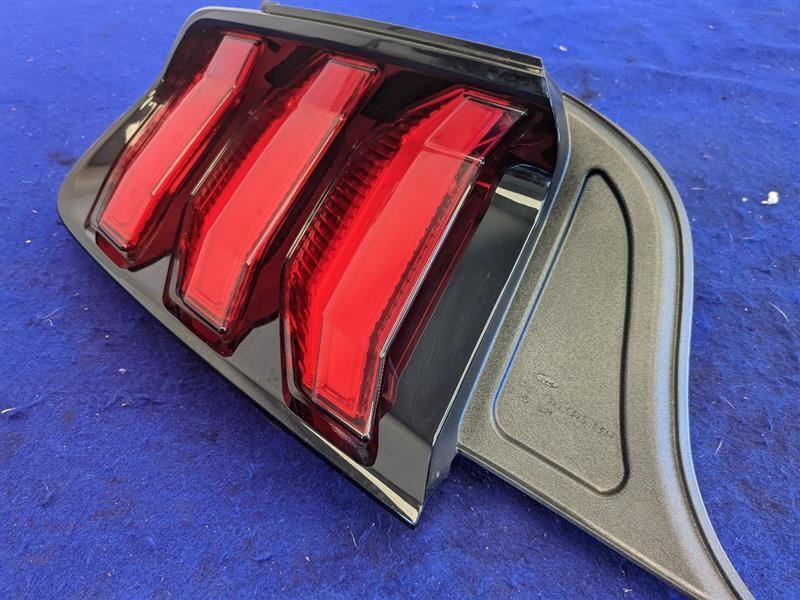 2018-2023 Ford Mustang GT S550 Driver Left LH Tail Light Lamp Brake Lens OEM - The Parts Farm