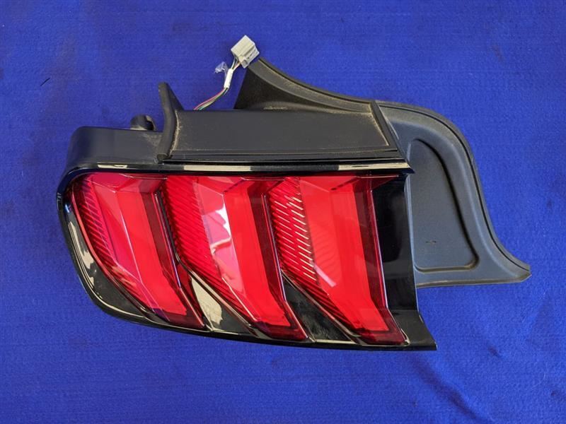 2018-2023 Ford Mustang GT S550 Driver Left LH Tail Light Lamp Brake Lens OEM - The Parts Farm