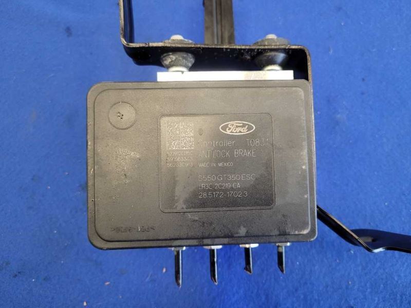 2015-2020 Ford Mustang Shelby GT350 ABS Module M/T Anti-Lock Brakes 2452 - The Parts Farm