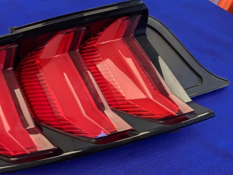 2018-2023 Ford Mustang GT S550 Driver Left LH Tail Light Lamp Brake Lens OEM - The Parts Farm