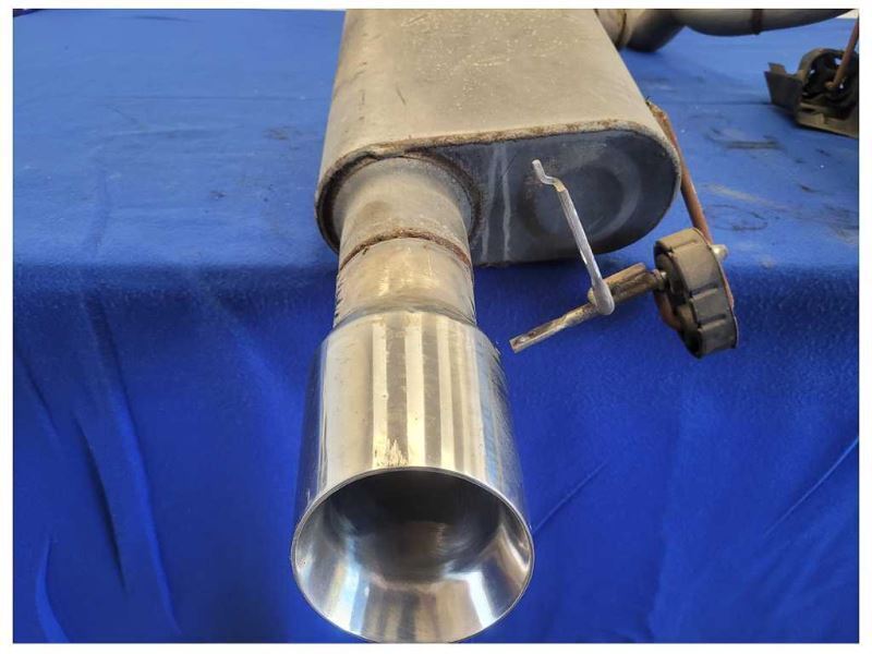 2011-2014 Ford Mustang GT Magnaflow Mufflers Pair Exhaust Tip Dual 2468 - The Parts Farm