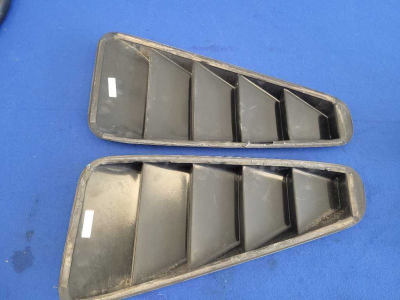 2010-2014 Ford Mustang GT S197 Pair Side Louvers Quarters Window 2568 - The Parts Farm