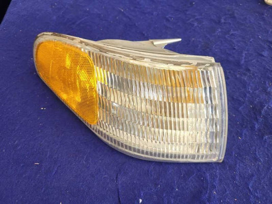 1996-1998 Ford Mustang Cobra GT Front Passenger Turn Signal Marker Light 2402 - The Parts Farm