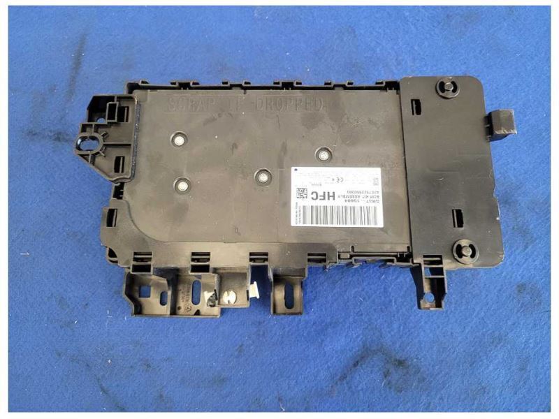 2016 Ford Mustang GT S550 Fuse Box Engine Bay Power Distribution 2594 - The Parts Farm