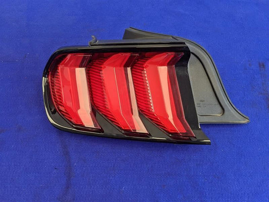 2018-2023 Ford Mustang GT S550 Passenger RH Taillight Lamp Brake Lens OEM - The Parts Farm