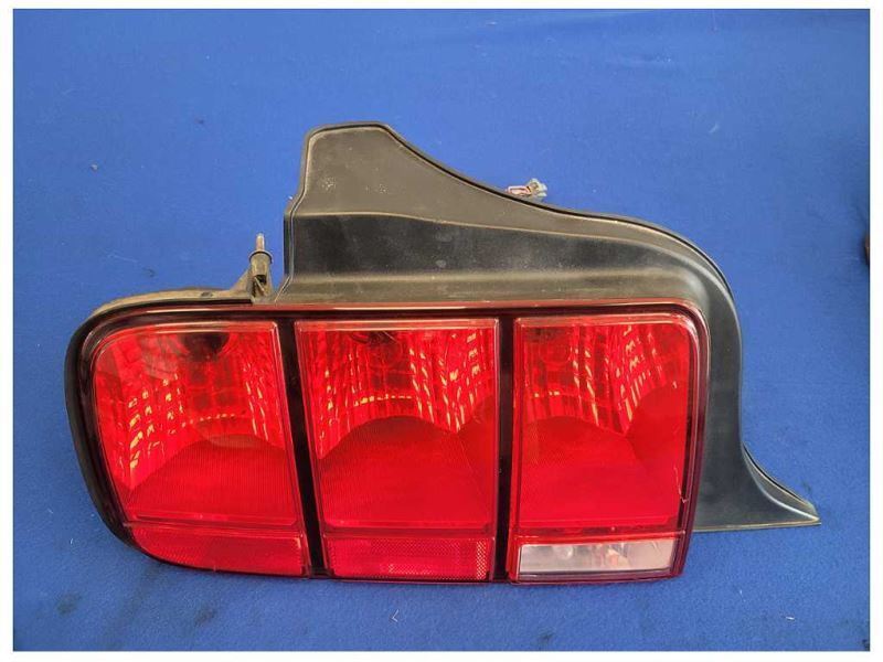 2005-2009 Ford Mustang GT 4.6L Driver LH Rear Taillight Lamp Light Brake 2585 - The Parts Farm