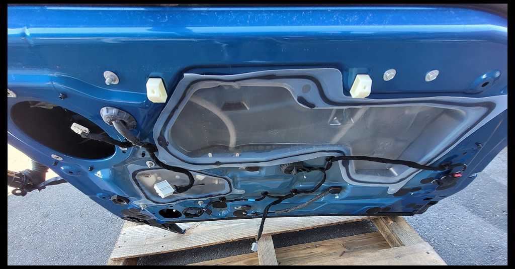 2015-2023 Ford Mustang GT S550 Driver Left Front Door Coupe Shell Paint E7 - The Parts Farm