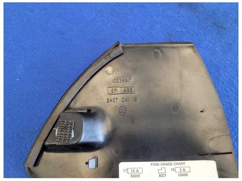 1993 Chevrolet Camaro Z28 Coupe Fuse Box Cover Panel Trim Molding 2546 - The Parts Farm
