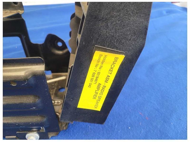 2008-2009 Pontiac G8 Sedan 6.0L V8 Amplifier Bracket Audio Receiver Support 2529 - The Parts Farm