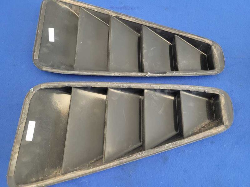 2010-2014 Ford Mustang GT S197 Pair Side Louvers Quarters Window 2568 - The Parts Farm