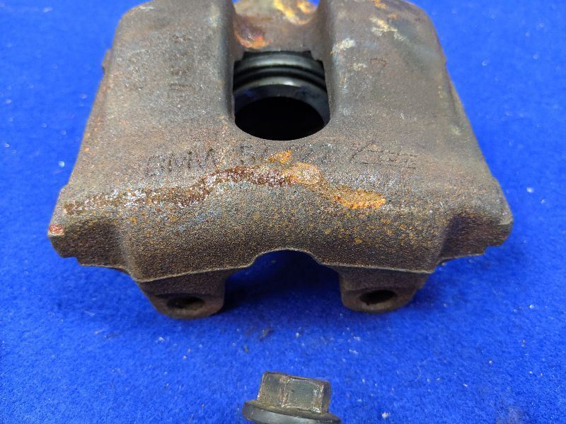 1992-1995 2001-2006 BMW 325i Passenger Driver Calipers Front Brackets NO Pads - The Parts Farm