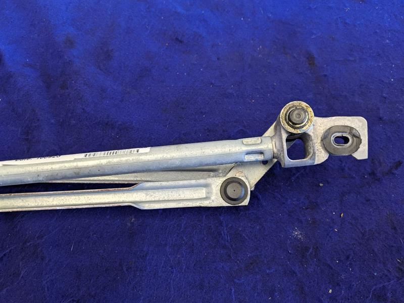 2014-2017 Chevrolet Caprice 6.0L Sedan Windshield Wiper Motor Linkage Arm - The Parts Farm