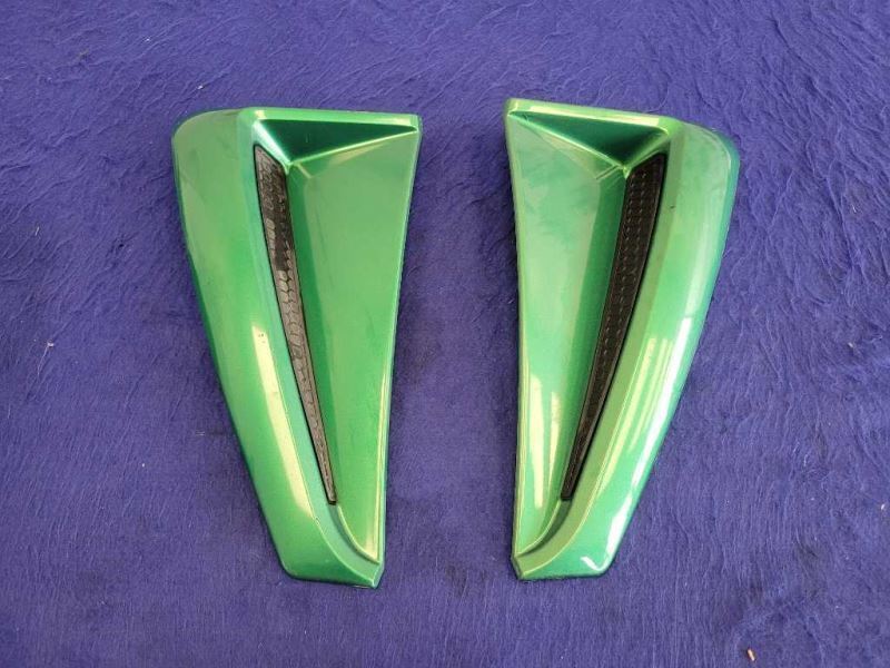 1999-2004 Ford Mustang Cobra SVT DOHC 4.6 Pair Quarter Scoops Side Paint SW 2312 - The Parts Farm