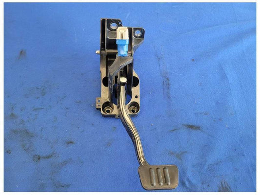2015-2017 Ford Mustang GT S550 Brake Pedal Box Cage Automatic Transmission 2594 - The Parts Farm