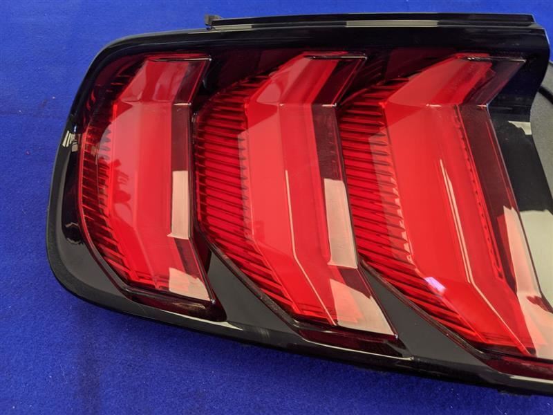 2018-2023 Ford Mustang GT S550 Passenger RH Taillight Lamp Brake Lens OEM - The Parts Farm
