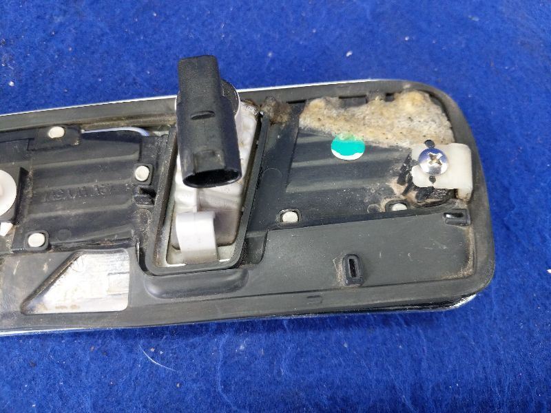 2014-2017 Chevrolet Caprice SS Passenger Corner Park Light Park Lamp-turn Signal - The Parts Farm