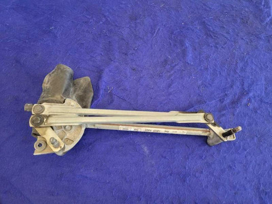 2014-2017 Chevrolet SS 6.2L Sedan Windshield Wiper Linkage Motor 2372 - The Parts Farm