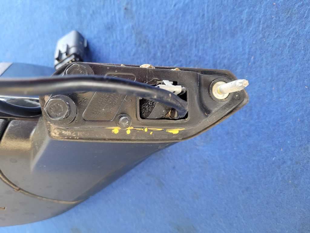 2015-2020 Ford Mustang GT S550 Driver Rear View Mirror Spotter Paint G1 2643 - The Parts Farm