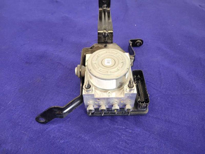 2015-2020 Ford Mustang GT350 Shelby Anti-Lock Brake Module Control Pump - The Parts Farm