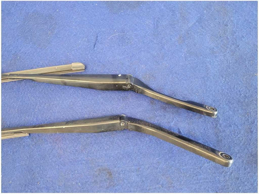 20102014 Ford Mustang Shelby GT500 Pair Front Windshield Wiper Blades Arms 2872