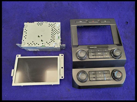 2017-2020 Ford F350 Pickup Truck Super Duty Info GPS TV Screen Front Center - The Parts Farm