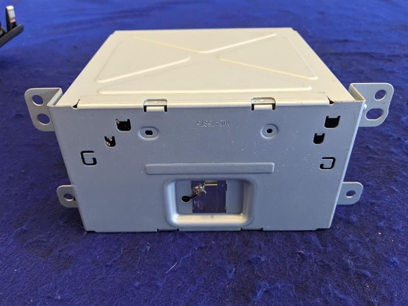 2015-2017 Chevrolet Caprice 6.0L Sedan Audio Radio Control Panel ID 92272724 - The Parts Farm