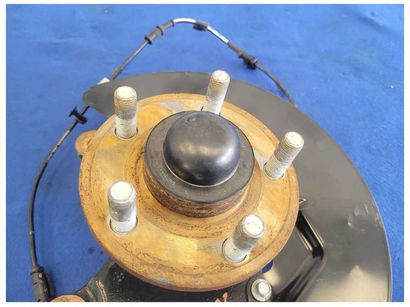 2015-2017 Ford Mustang GT S550 Driver Left Front Spindle Knuckle Hub 2504 - The Parts Farm