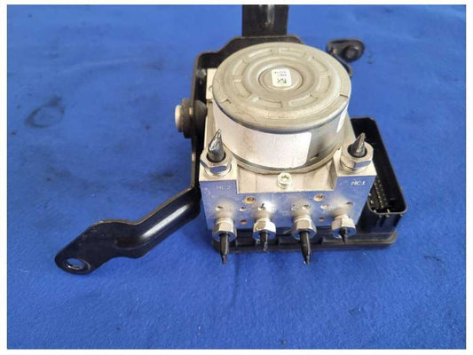 2019-2020 Ford Mustang GT S550 ABS Module Anti-Lock Brake Pump 2565