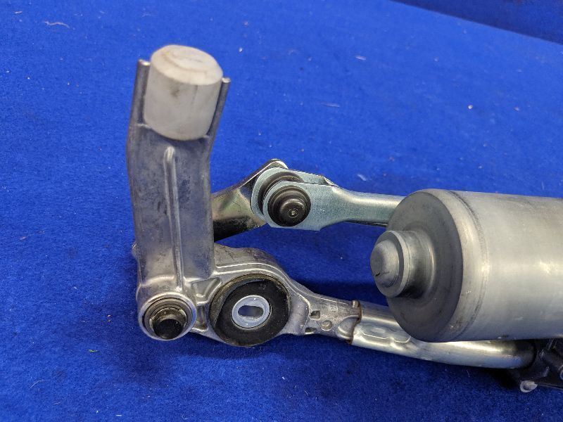 2008-2013 BMW M3 E46 Windshield Wiper Transmission Motor Linkage Arm - The Parts Farm