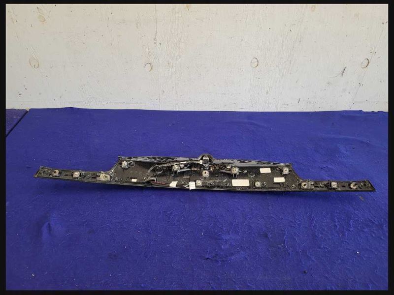 2014-2017 Jeep Grand Cherokee SRT8 6.4L Rear Decklid Emblem Molding Trim - The Parts Farm