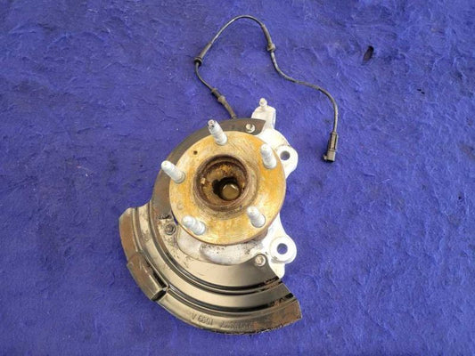2014-2017 Chevrolet SS 6.2L Sedan Driver Left Spindle Knuckle Hub Front 2372 - The Parts Farm