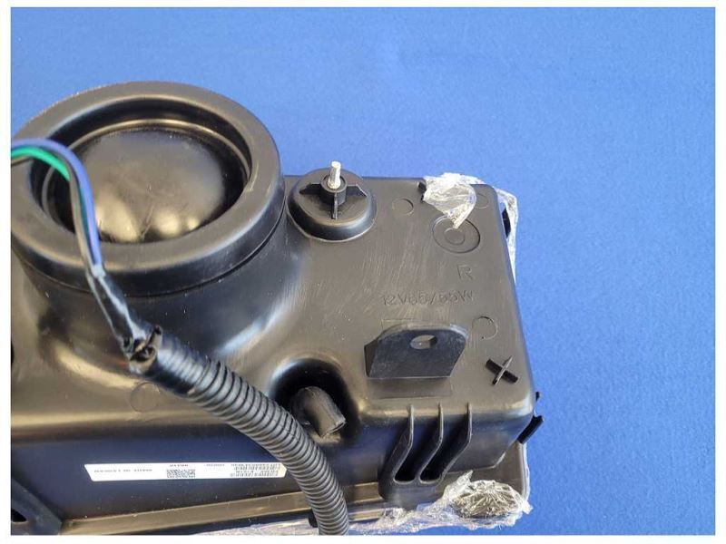 2003-2004 Mercury Marauder 4.6L 4v Passenger Front Headlight Aftermarket 2534 - The Parts Farm